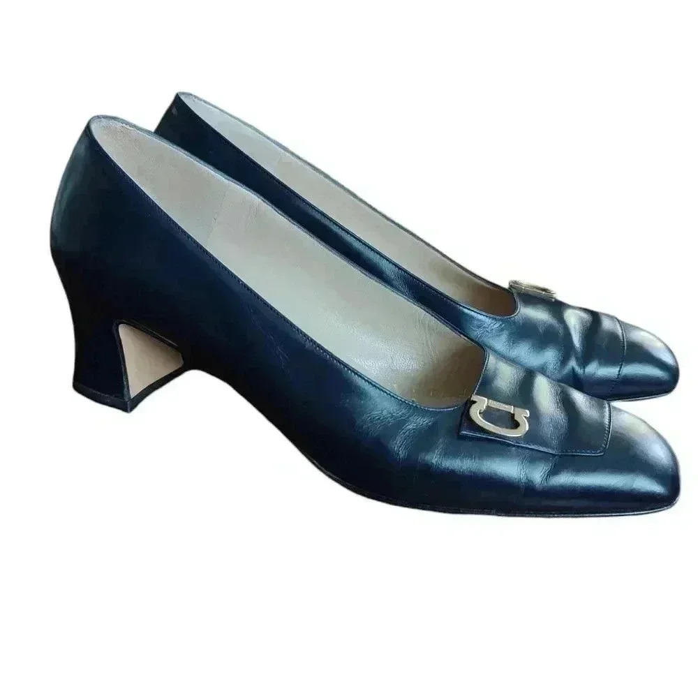 SALVATORE FERRAGAMO Women’s 8 AA Francesca Blue Square Toe Pumps Gold Logo Shoe